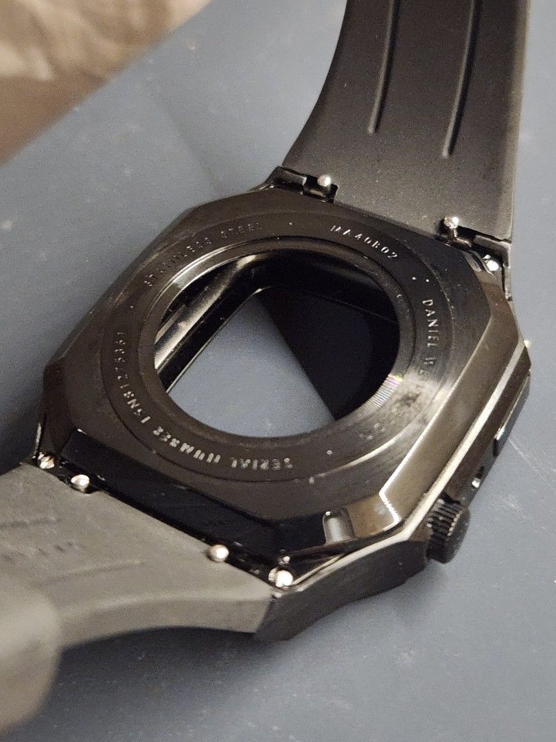 Daniel Wellington Switch Apple Watch Case Black (Category: Wearables & Smart Watches) located in Caloocan City. Submitted by noblestorm_c6463a (Listing ID 1471028687, Image 3). Description: - Matte black finish stainless steel housing transforms your Apple Watch into a bold square timepiece - Comfortable silicone rubber band ideal for daily wear - Comes complete with the original box and packaging - Great and easy way to switch up your everyday s