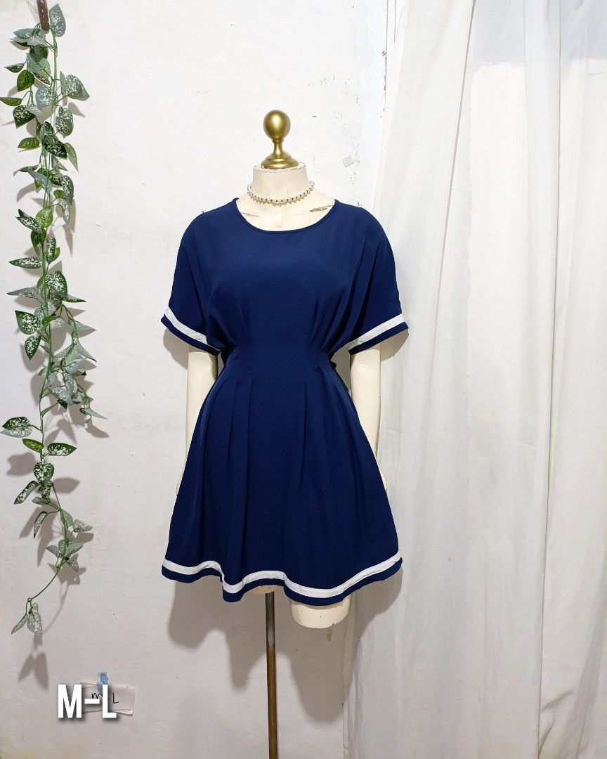 dark blue mini dress retro (Category: Dresses) located in Pateros City. Submitted by amj_amj (Listing ID 1471056509, Image 1). Description: .