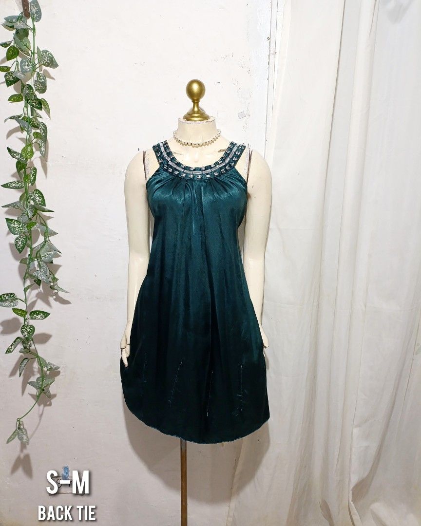 dark green retro y2k dress (Category: Dresses) located in Pateros City. Submitted by amj_amj (Listing ID 1471076079, Image 1). Description: .