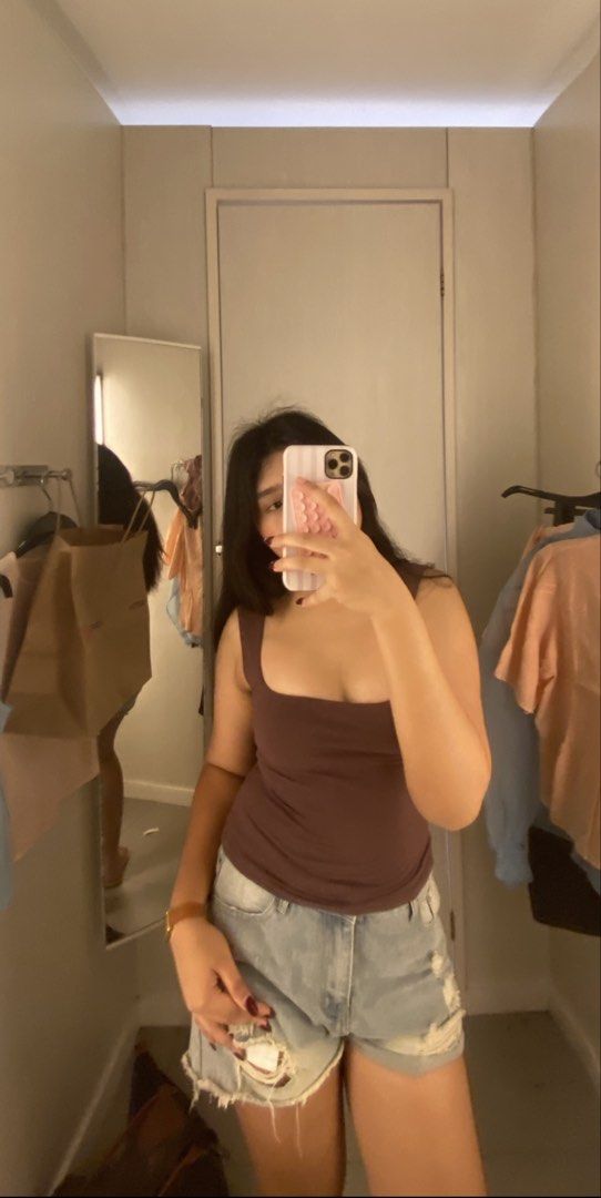 Dark Purple/Burgundy Top (Category: Sleeveless) located in Cebu City. Submitted by leighreina78606 (Listing ID 1471056368, Image 2). Description: H&M dark purple/burgundy sleeveless top brand new s-m Cebu City.