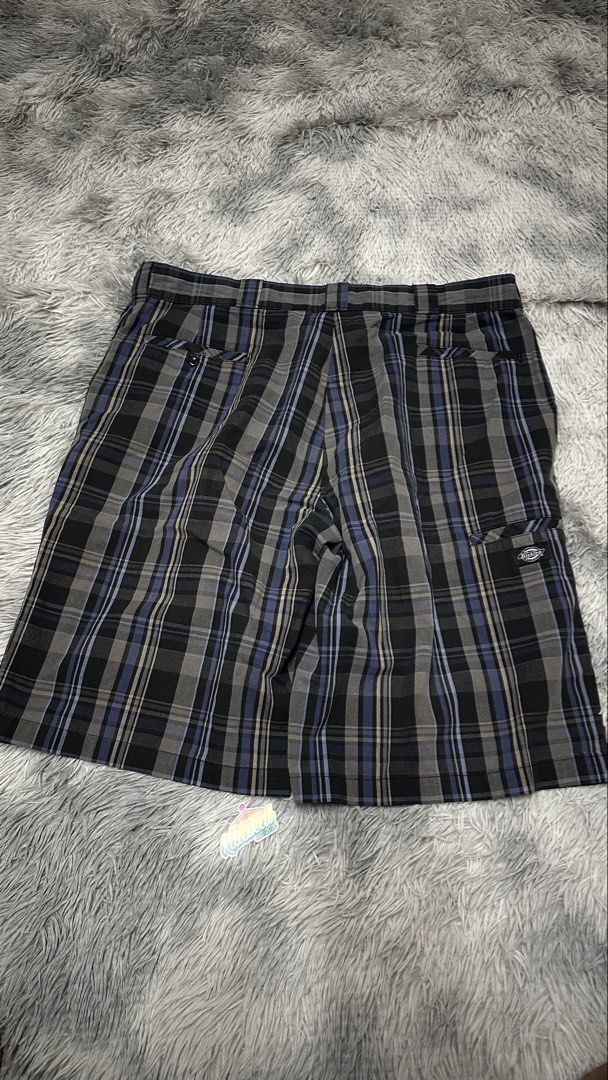 D*ckies plaid/checkered double patch short (Category: Shorts) located in Manila. Submitted by paulovenegaskalakal2020 (Listing ID 1470959242, Image 2). Description: For sale! Kalakal D*ckies plaid double patch short Size- 39 to 41 Length- 25 inches Leg opening- 13 inches Sign of usage Good as new MINE 1,550 +sf.