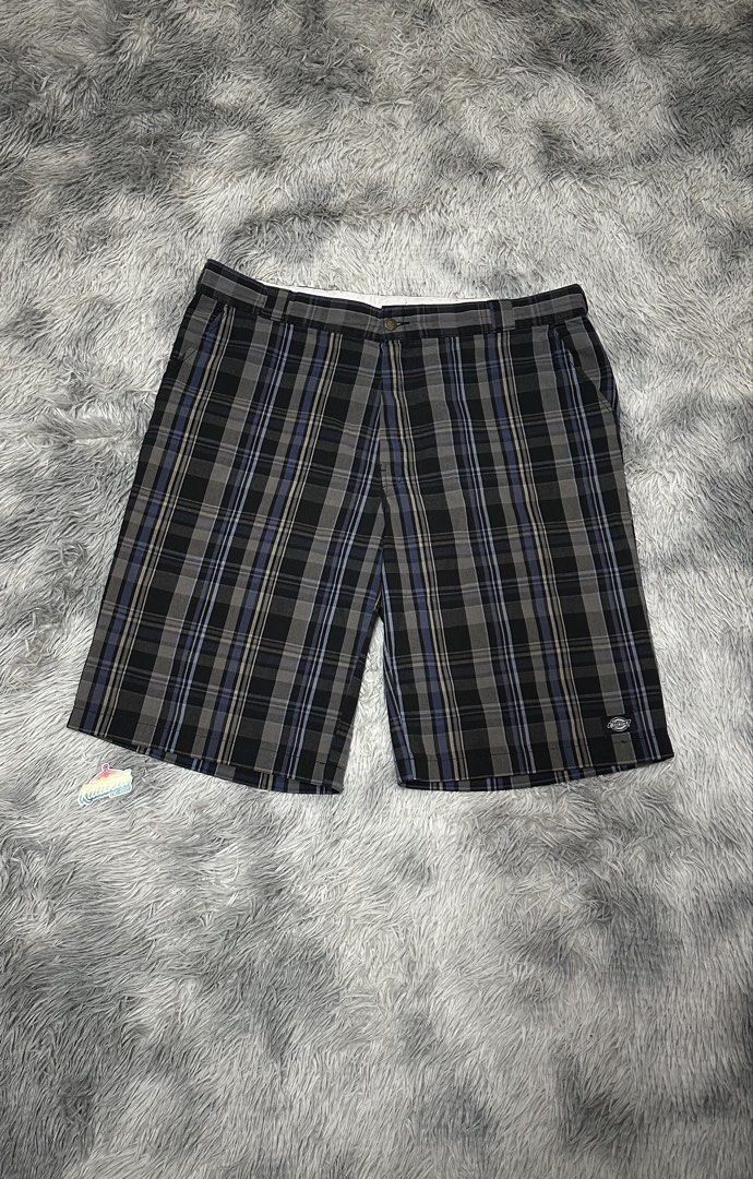 D*ckies plaid/checkered double patch short (Category: Shorts) located in Manila. Submitted by paulovenegaskalakal2020 (Listing ID 1470959242, Image 1). Description: For sale! Kalakal D*ckies plaid double patch short Size- 39 to 41 Length- 25 inches Leg opening- 13 inches Sign of usage Good as new MINE 1,550 +sf.