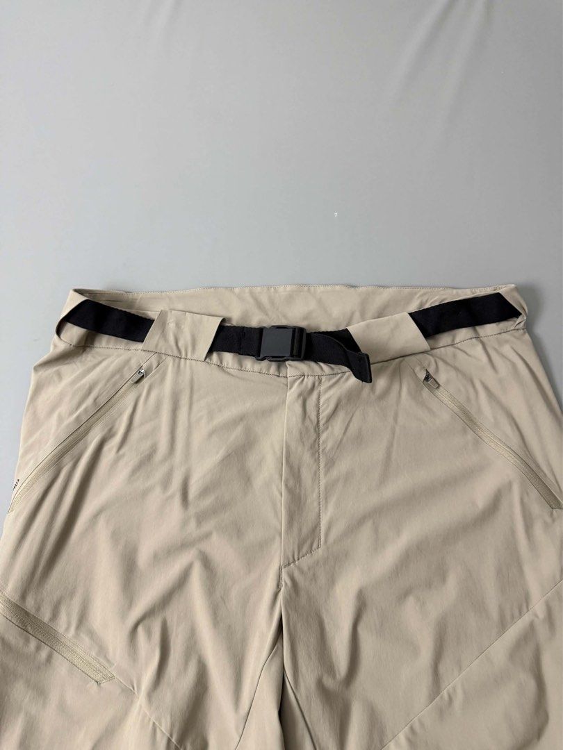DECATHLON KHAKI CONVERTIBLE HIKING PANTS (Category: Jeans) located in Guagua. Submitted by sweetboyy (Listing ID 1471066081, Image 3). Description: DECATHLON KHAKI CONVERTIBLE HIKING PANTS EXCELLENT CONDITION SIZE 40 ON TAG DIMES: WAISTLINE 40 / LENGTH 43 / LEG OPENING 8.5.