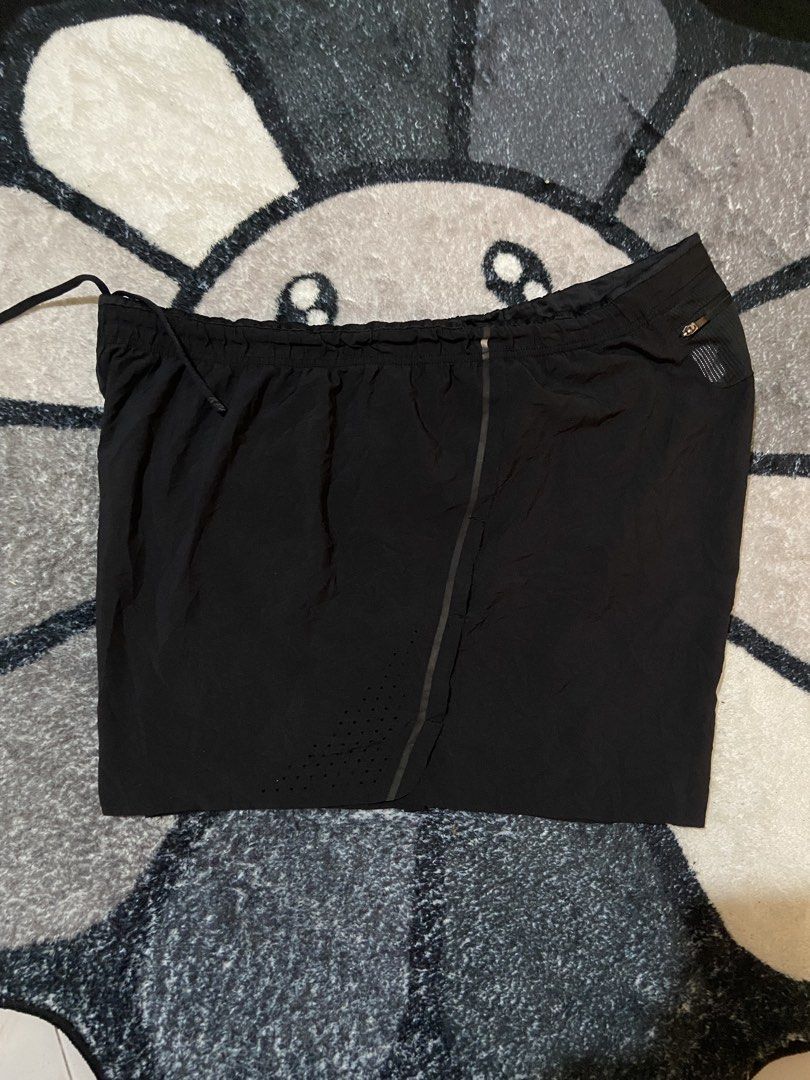 Decathlon Kiprun Running Short (Category: Shorts) located in San Carlos. Submitted by athletes-high (Listing ID 1470941405, Image 3). Description: Decathlon Kiprun Black Good condition 2XL on tag 1 back pocket 1 small front pocket Width 34-36 Length 13 300.