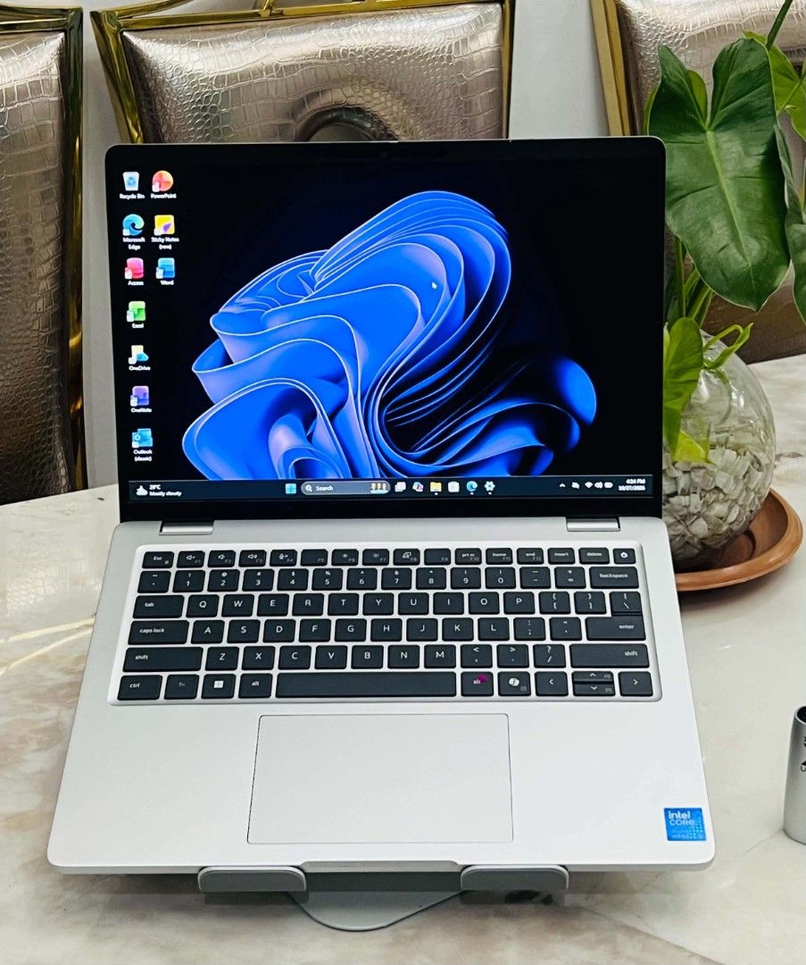 Dell Pro 14 Plus PB14250 (Brandnew Condition) (Category: Laptops & Notebooks) located in Pasig City. Submitted by erhecca.bear (Listing ID 1470993880, Image 1). Description: Dell Pro 14 Plus PB14250 (Brandnew Condition) Srp: ₱88,999 SRP PRICE👀 🟣Processor: Intel(R) Core(TM) Ultra 5 235U (14 CPUs), ~2.0GHz 🟣Intel(R) Graphics 🟣Memory : 16GB RAM (DDR5 5600mhz) 🟣Storage : 256GB SSD (Upgradable) 🟣Keyboard Backlight Key 🟣14 Inches 1920x1080 FullH