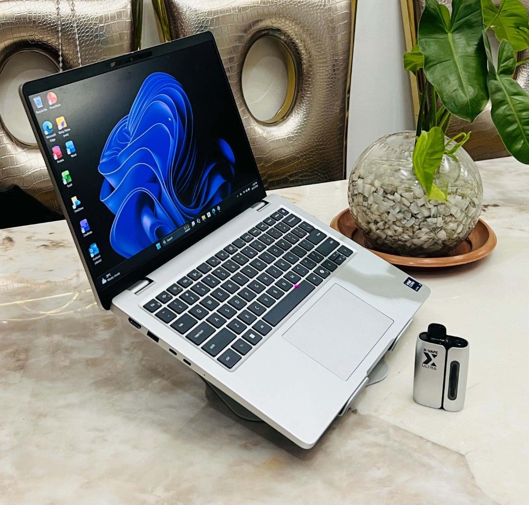 Dell Pro 14 Plus PB14250 (Brandnew Condition) (Category: Laptops & Notebooks) located in Pasig City. Submitted by erhecca.bear (Listing ID 1470993880, Image 3). Description: Dell Pro 14 Plus PB14250 (Brandnew Condition) Srp: ₱88,999 SRP PRICE👀 🟣Processor: Intel(R) Core(TM) Ultra 5 235U (14 CPUs), ~2.0GHz 🟣Intel(R) Graphics 🟣Memory : 16GB RAM (DDR5 5600mhz) 🟣Storage : 256GB SSD (Upgradable) 🟣Keyboard Backlight Key 🟣14 Inches 1920x1080 FullH