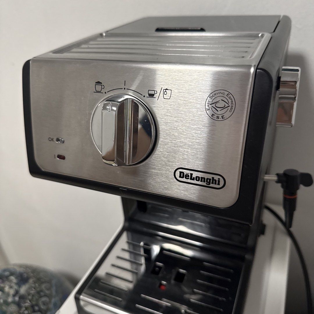 Delonghi Active Line Espresso Maker and Lahome Grinder Bundle (Category: Coffee Machines & Makers) located in Quezon City. Submitted by riocortez (Listing ID 1470932942, Image 1). Description: - Complete home espresso setup, selling as a full bundle - Delonghi Active Line espresso maker (15 bar pressure, original box included) - Lahome electric coffee grinder with adjustable settings - Includes portafilter handles and multiple filter baskets - Co