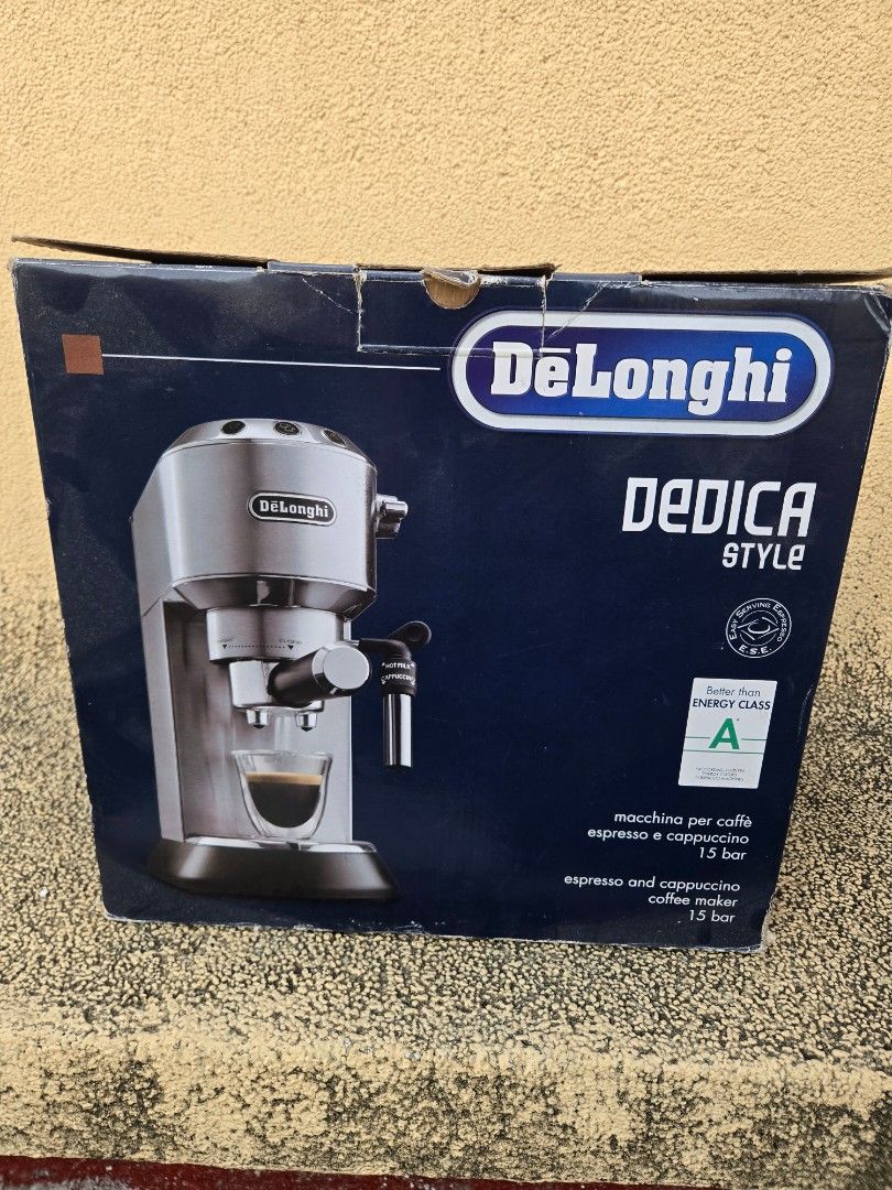 DeLongji Dedica Style (Category: Coffee Machines & Makers) located in Manila. Submitted by marcglenn_2568 (Listing ID 1471025356, Image 1). Description: Coffee machine High performance Professional Look & Feel location: 1157 masangkay st tondo manila.