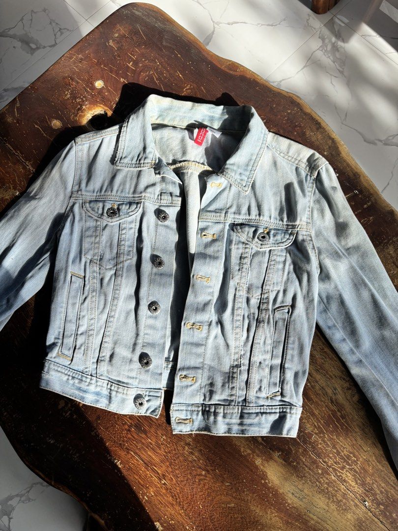 Denim Jacket (Category: Coats, Jackets and Outerwear) located in Batangas. Submitted by chezkagrace_.428 (Listing ID 1471076135, Image 1). Description: Size XS-S.