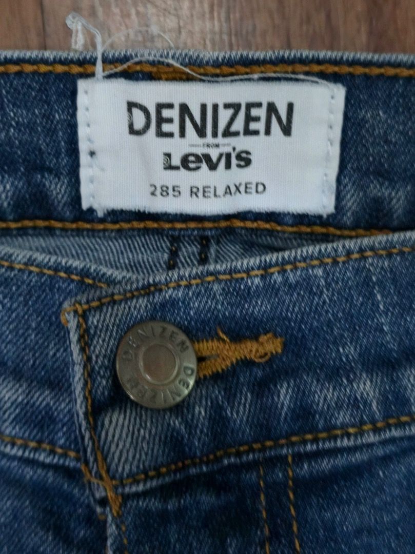 Denim Jeans Blue (Category: Jeans) located in Manila. Submitted by zmpnsln (Listing ID 1471068752, Image 3). Description: Denizen by Levi's 285 Relaxed Fit Jeans Asking Price: ₱349 (Negotiable) - Brand: Denizen by Levi's - Model: 285 Relaxed Fit - Size: US Medium - Color: Medium Blue Wash - Style: Relaxed Fit Denim Jeans - Fit: Relaxed / Straight Leg - Design: Classic Five-Pocket Denim - Closure: Button and Zipper Fly - Material: Denim (exact com