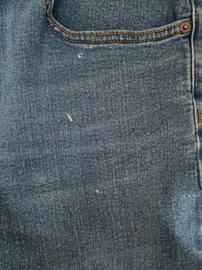 Denim Jeans Blue (Category: Jeans) located in Manila. Submitted by zmpnsln (Listing ID 1471068752, Image 2). Description: Denizen by Levi's 285 Relaxed Fit Jeans Asking Price: ₱349 (Negotiable) - Brand: Denizen by Levi's - Model: 285 Relaxed Fit - Size: US Medium - Color: Medium Blue Wash - Style: Relaxed Fit Denim Jeans - Fit: Relaxed / Straight Leg - Design: Classic Five-Pocket Denim - Closure: Button and Zipper Fly - Material: Denim (exact com