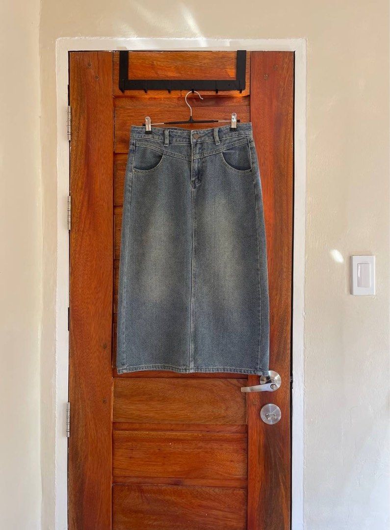 Denim Maxi Skirt (Category: Skirts) located in San Luis. Submitted by revibeee (Listing ID 1470953165, Image 1). Description: FOR SALE DENIM MAXI SKIRT NON STRETCH SIZE LARGE ON TAG CAN FIT SIZE 28 TO 29 WAISTLINE LENGTH 30 INCHES BACK SLIT 11 INCHES WITH SIDE POCKETS (FRONT AND BACK) WORKING ANG ZIPPER AND BUTONES IN EXCELLENT CONDITION COLOR RATE 9/10 KINDLY CHECK THE PHOTOS FOR THE COMPLETE DETAILS WASHED AND READY TO WEAR COLOR MAY VARY DUE T