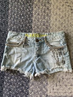 (Category: ) located in . Submitted by angelicloset (Listing ID 1470965588, Image 1). Description: .