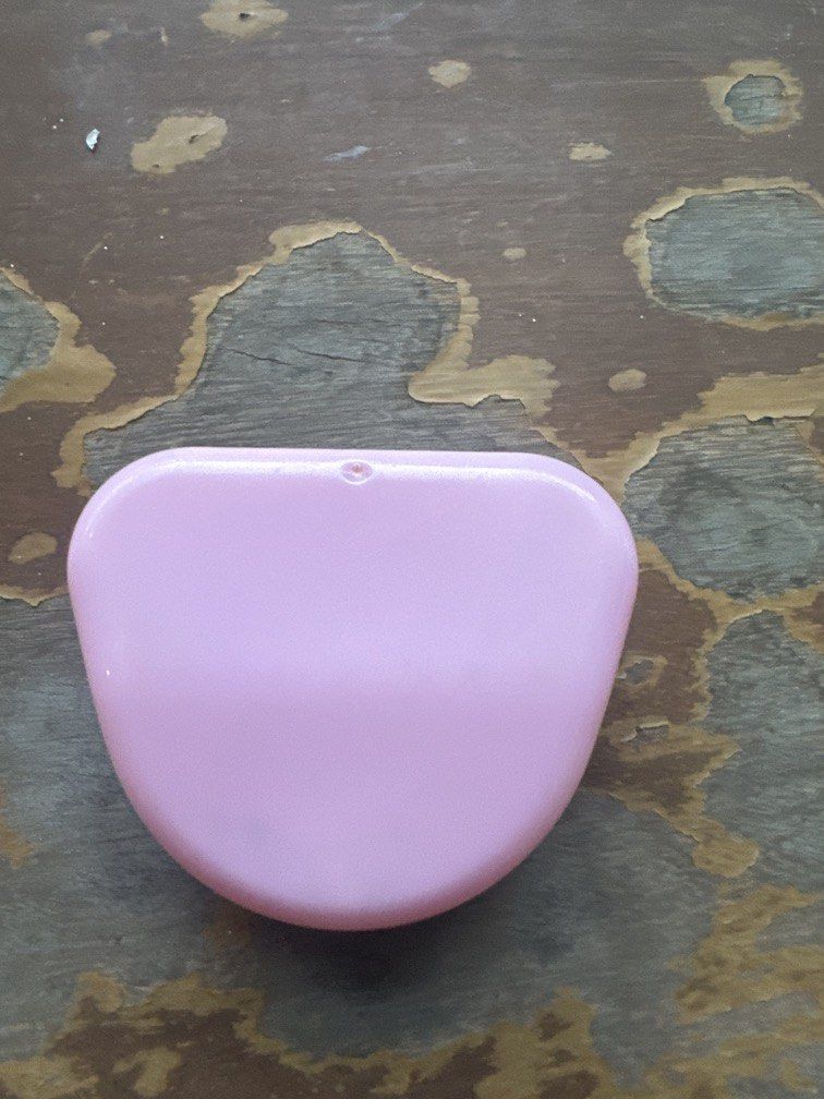 Dentist Retainer Fashion (Category: Medical Supplies & Tools) located in Manila. Submitted by xenasales (Listing ID 1471021952, Image 2). Description: .