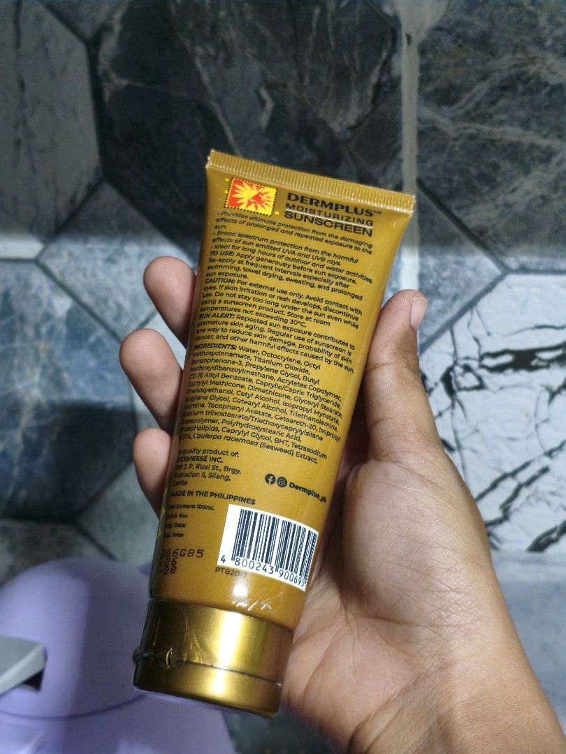 DERMPLUS sunscreen ultimate 130 (Category: Body Care) located in Tuguegarao City. Submitted by decluttwith_hs (Listing ID 1471076221, Image 2). Description: isa lng pinabili ko sa kapatid ko, pero dalawa ung binili nya so 🥹🥲 brand new po ung isa, dko po nagamit..