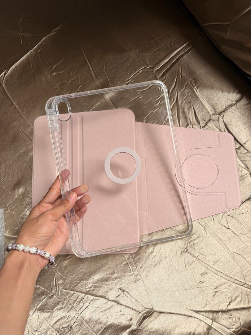 Detachable Ipad Case for Ipad 10/11th gene (Category: Cases & Sleeves) located in Baguio. Submitted by nabiwuh.06 (Listing ID 1470964469, Image 1). Description: WRONG SIZE Brand new Bought it around 800+ .