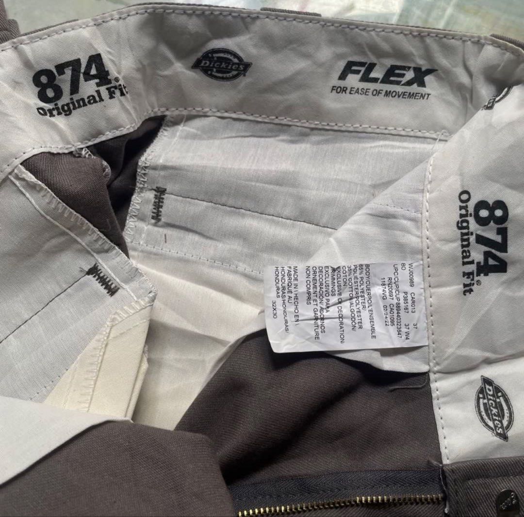 Dickies 874 sz 32 (Category: Trousers) located in Makati City. Submitted by curatedco. (Listing ID 1471086194, Image 2). Description: Excellent condition Rfs: decluttering No damage Classic fit.