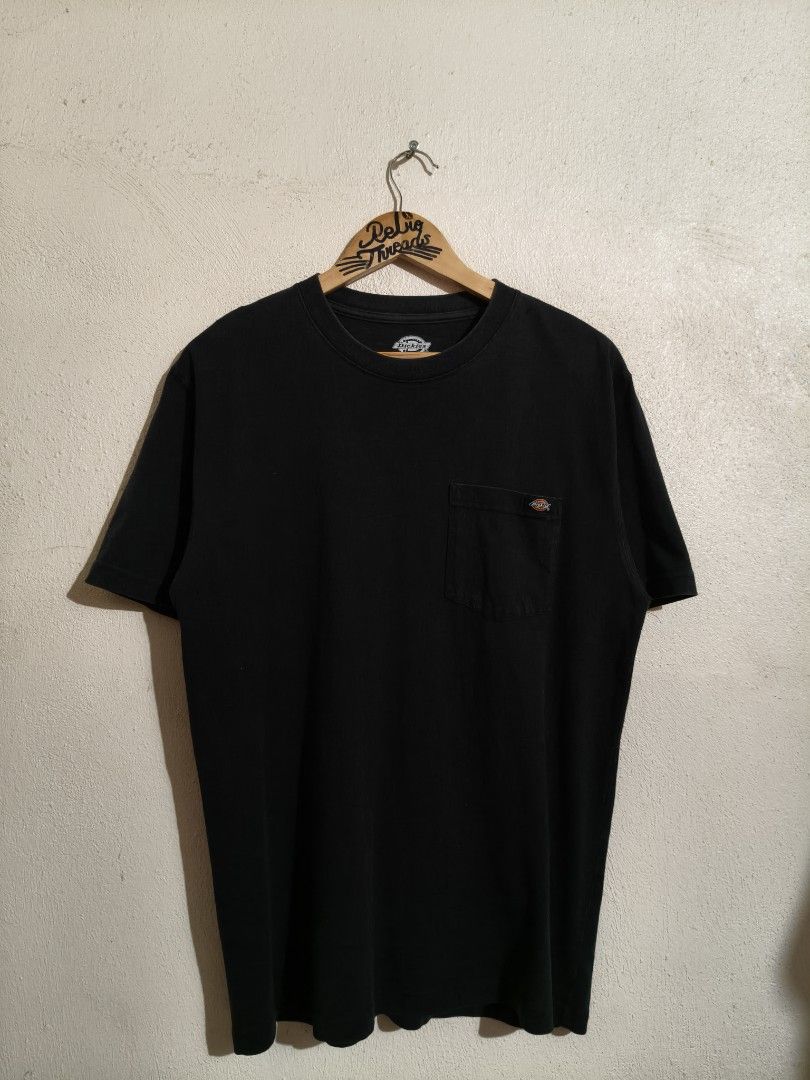 Dickies Black Pocket T-Shirt Medium (Category: Tshirts & Polo Shirts ) located in Siquijor. Submitted by retrothreads-r18 (Listing ID 1470941230, Image 1). Description: - Brand: Dickies - Color: Classic Black - Size: M (Made in Mexico) - Material: 100% Cotton - Fit: Relaxed fit with short sleeves - Details: Single chest pocket with signature logo tag - Condition: Great everyday basic top for casual wear, easy to style with denim or shorts.