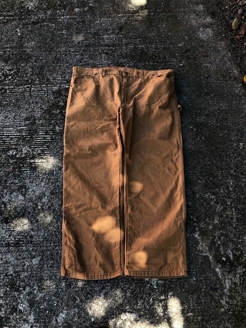 Dickies carpenter pants (Category: Activewear) located in Talisay. Submitted by thrift_ni_cj (Listing ID 1471053046, Image 2). Description: W: 46 L: 43 T: 16 Hem: 10 excellent condi dm.