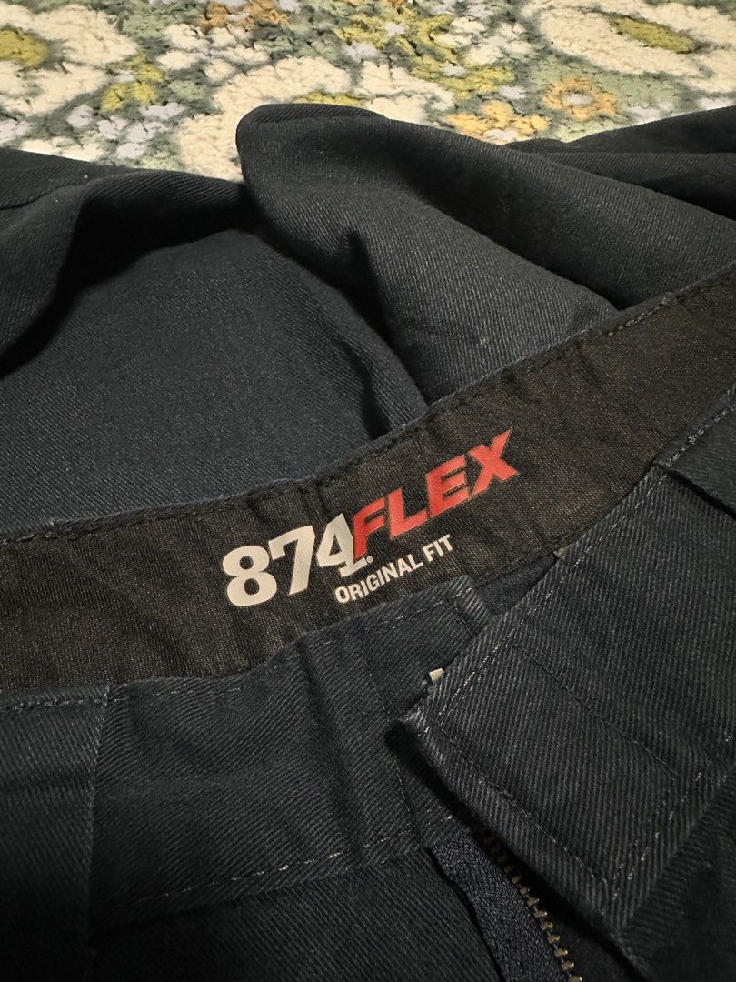 Dickies chino pants (Category: Chinos) located in Quezon City. Submitted by kerlitops (Listing ID 1471044375, Image 3). Description: Declutterring! Waist: 32-33 Length: 39.