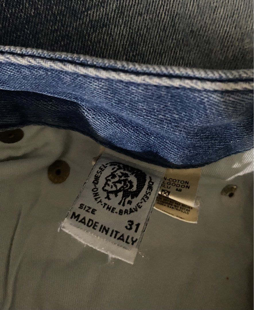 Diesel Denim Jeans (Category: Jeans) located in Mandaluyong City. Submitted by aiztyle (Listing ID 1470992471, Image 3). Description: Diesel Men’s Denim Jeans Made in Italy Size 31 on tag Measurement: Waist 31”-32” Length 42” Original Price 10k+++ Super SALE Php1000.00 only.