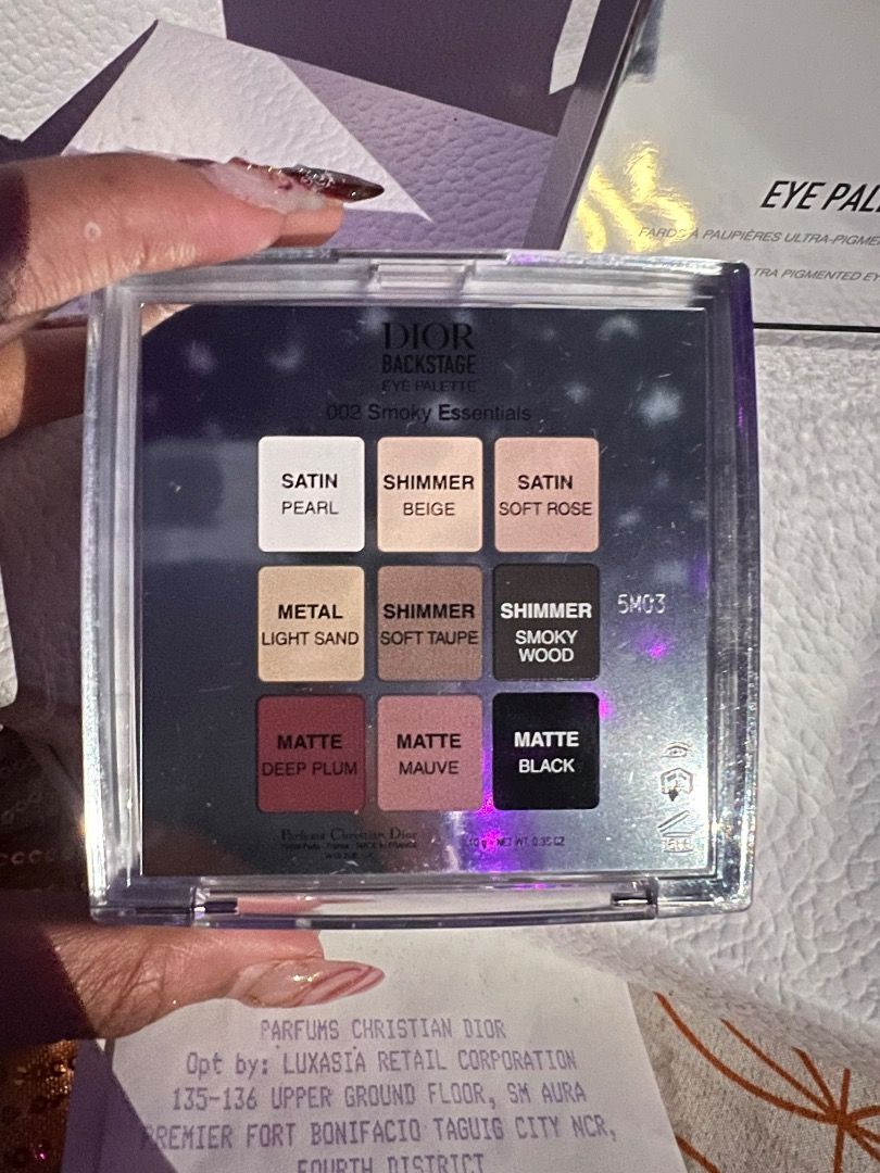 DIOR BACKSTAGE PALLETE (Category: Makeup) located in Pasig City. Submitted by royalfish_ffc753 (Listing ID 1471107130, Image 3). Description: Hi everyone im selling this 💓dior backstage eye palette 002 cool neutrals (authentic) Rfs: hindi po bet yung color parang bagay sa maputi 📍: Taytay rizal Mod: cash or gcash po Payment first if malayo pero if malapit kalang sa area pwedr po meet up￼ Inclusion: box, paper bag receipt.