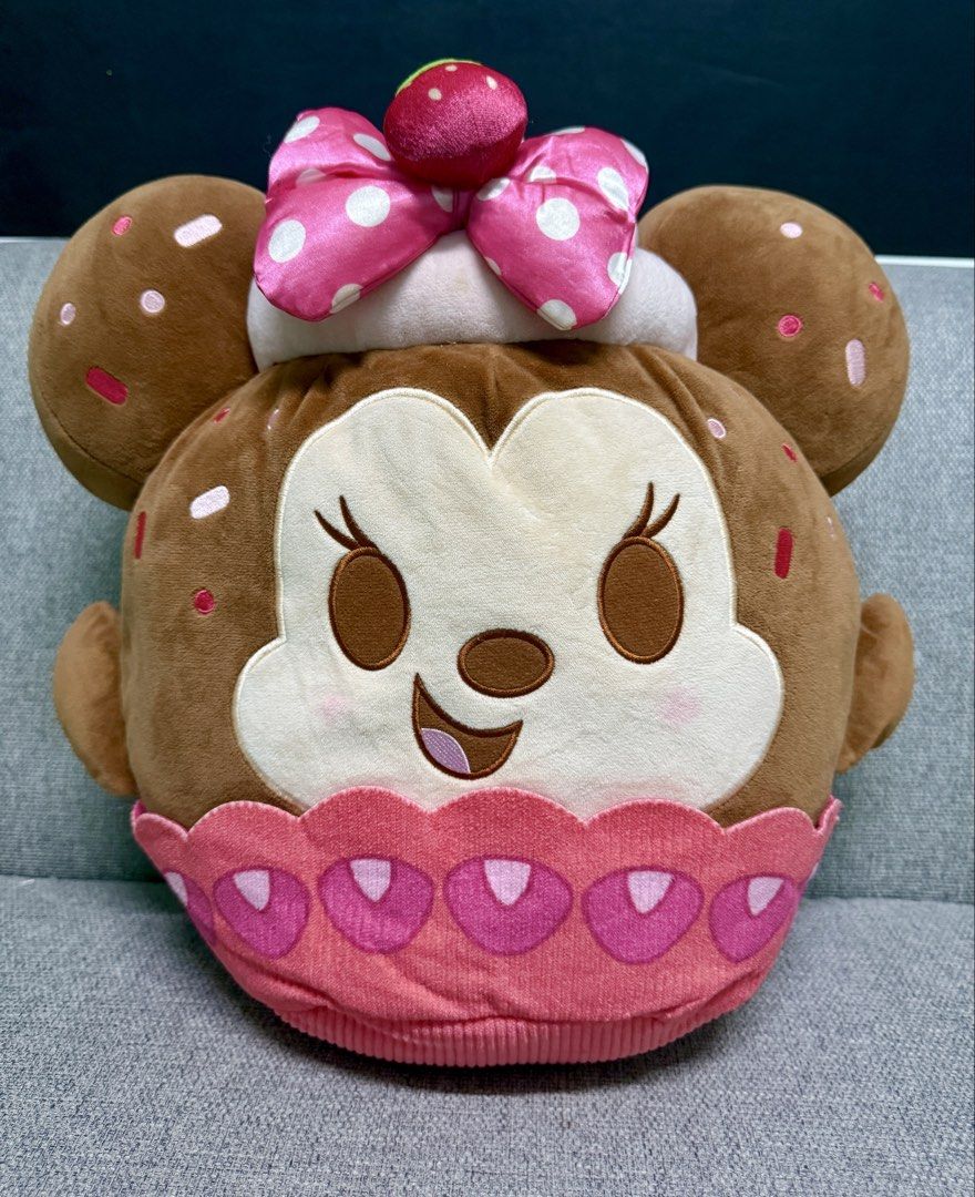 Disney Store Minnie Mouse Munchlings Jumbo size (Category: Plushies & Soft Toys) located in Manila. Submitted by bcbg3217 (Listing ID 1471028389, Image 1). Description: ‼️PLEASE READ BEFORE BUYING‼️ Like new condition Authenticity GUARANTEED with etiketa Jumbo size 38cm. No other inclusions Actual photos are posted No other issues or flaws unless stated Please check the photos thoroughly before placing an order JnT regular or Lalamove COD for Met