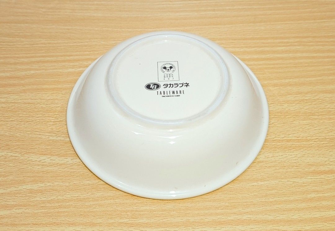 Disney Winnie the Pooh Bowl (Category: Other Kitchenware & Tableware) located in Binan City. Submitted by mayjhe (Listing ID 1470961099, Image 2). Description: 💛 For Sale 💛 🌸 Disney Winnie the Pooh 🍀 Ceramic Bowl 📍 Condition: Good 💰 Price is ₱ 150.00 👉 Other details posted 🇵🇭 Location Biñan Laguna 🛵 Courier J& T and Lalamove 📋 Shipping by schedule 📍 NO COD & COP 📌 All items are carefully packed and labeled with Fragile stickers for b