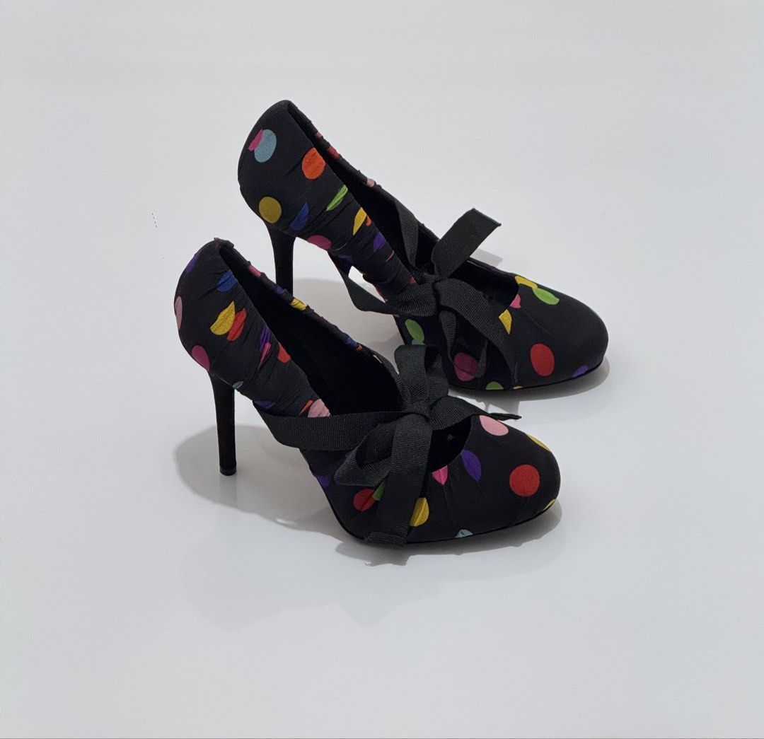 Dolce&Gabbana heeled (Category: Heels) located in Quezon City. Submitted by byuklph (Listing ID 1471095059, Image 2). Description: Authentic💯size39/25cm Excellent condition No inclusion .