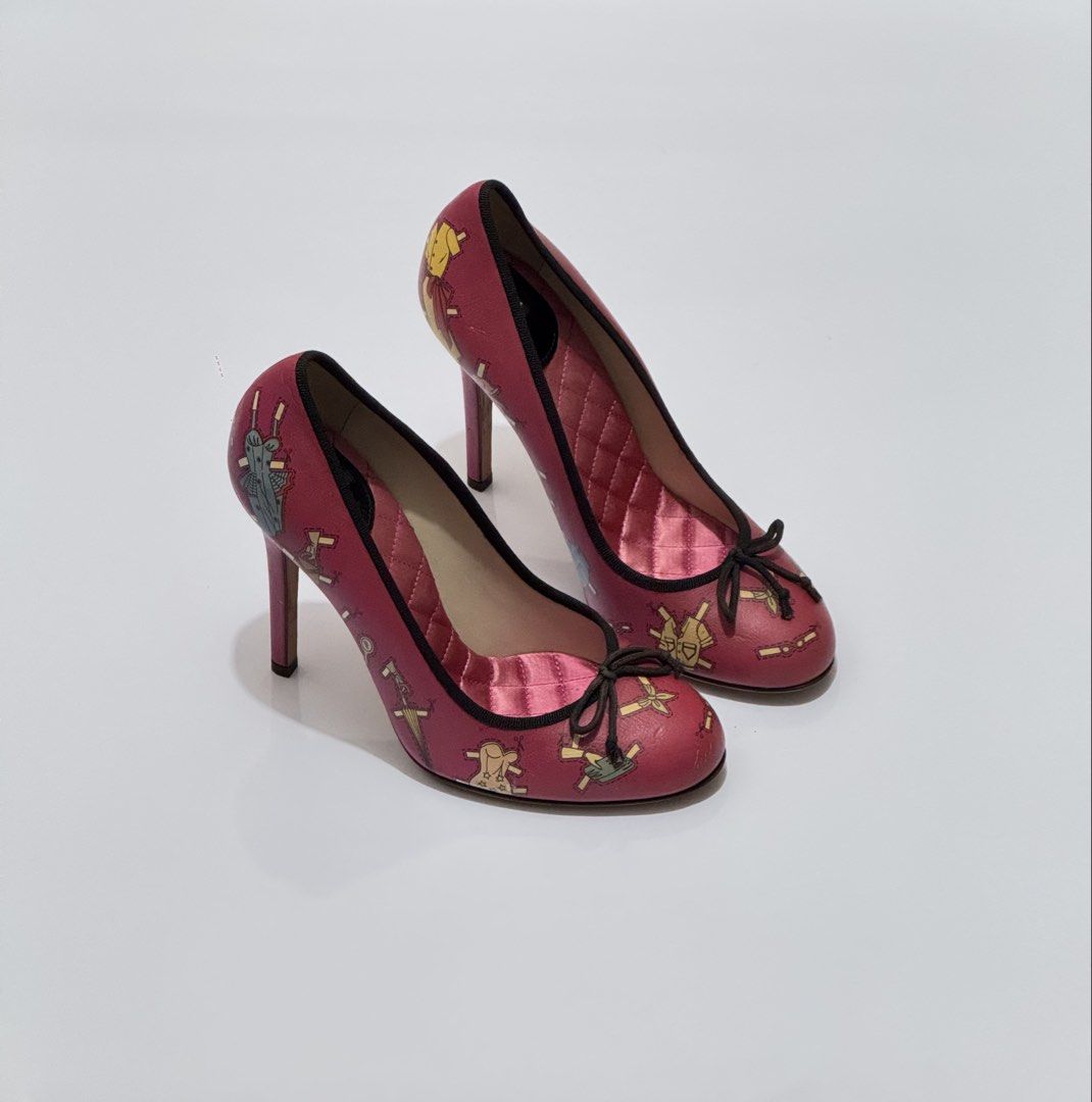 Dolce&Gabbana heels (Category: Heels) located in Quezon City. Submitted by byuklph (Listing ID 1471094956, Image 2). Description: Authentic💯size38/25cm Excellent condition no inclusion .