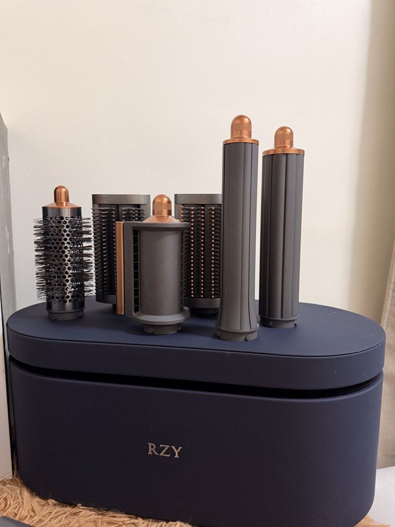 Dyson Complete Long (Category: Hair) located in Manila. Submitted by rzynar (Listing ID 1471091558, Image 3). Description: .