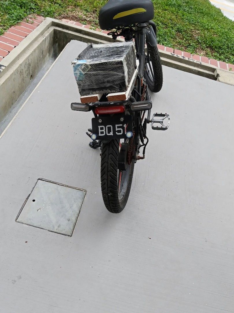 E cycle (Category: E-Scooters & E-Bikes) located in Singapore. Submitted by venuvinodp91609 (Listing ID 1471037367, Image 3). Description: Make sure that e-scooter PAB registered with LTA and UL2272 certified for use in Singapore . Registration must be transferred to you upon purchase.To avoid fire risks ,only use fire batteries.