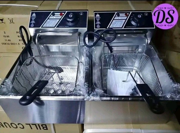 Electric Double Deep Fryer (Category: Fryers) located in Makati City. Submitted by oideme (Listing ID 1470937171, Image 2). Description: .