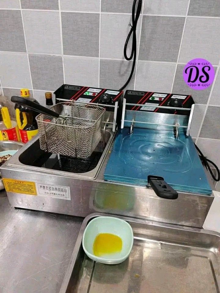 Electric Double Deep Fryer (Category: Fryers) located in Makati City. Submitted by oideme (Listing ID 1470937171, Image 3). Description: .