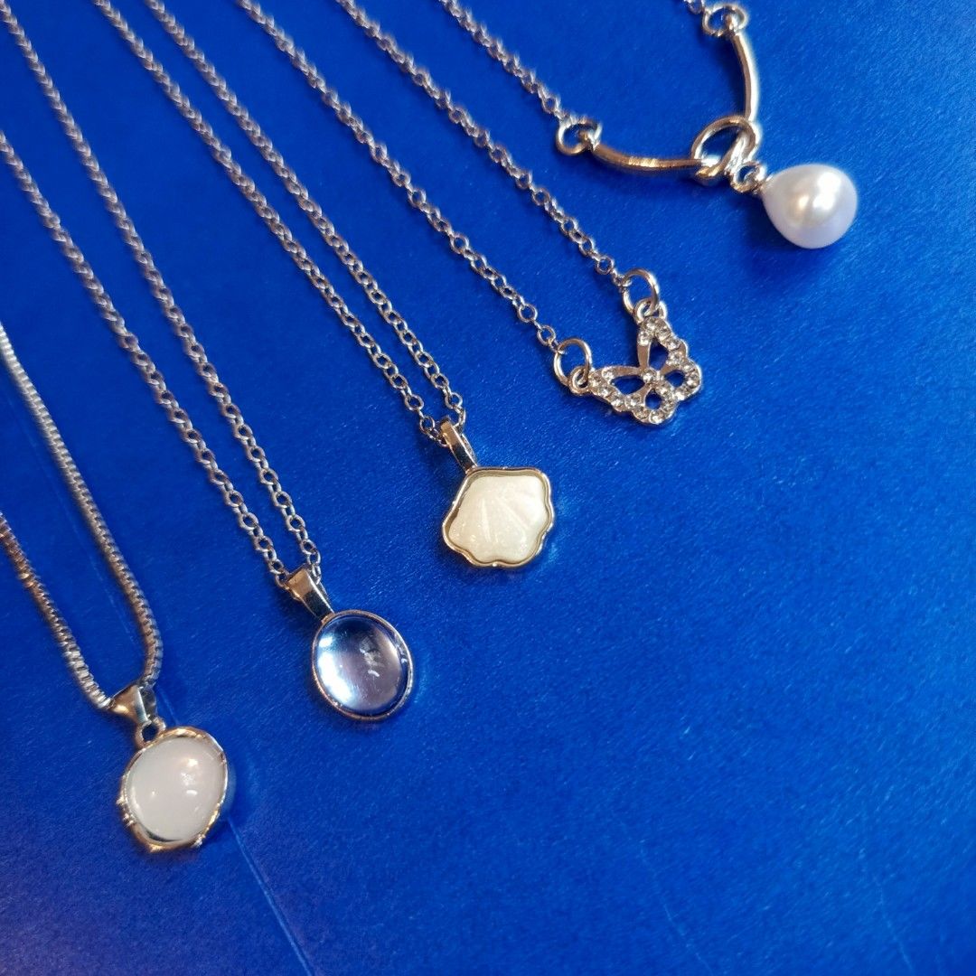 Elegant Necklaces Collection (Category: Necklaces) located in Rizal. Submitted by moon_shop_offers (Listing ID 1470957758, Image 1). Description: ❗PHP50 each ‼️Open for TAKE ALL (Discounted) Looking for a simple pero classy na necklace? 😍 Perfect ang mga necklaces na ito para sa mga mahilig sa elegant, minimalist, at fashionable accessories! 💎✨ Available in different cute and elegant designs, featuring beautiful pendant styles, sparkling detail