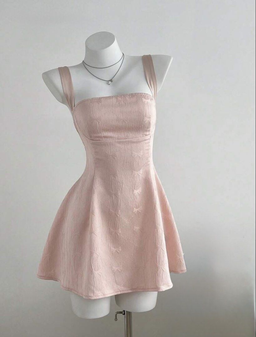Elegant Pink Bow Dress (Category: Dresses) located in Antipolo. Submitted by nlknn_ (Listing ID 1471003700, Image 1). Description: .