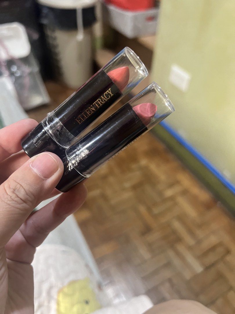Ellen tracy Lipstick 🇺🇸( see info)set (Category: Makeup) located in Paranaque City. Submitted by arianem031087 (Listing ID 1470997751, Image 1). Description: Item was never been used. Packaging was wet and damage but the lipstick is new. Exp: 12 months once used.