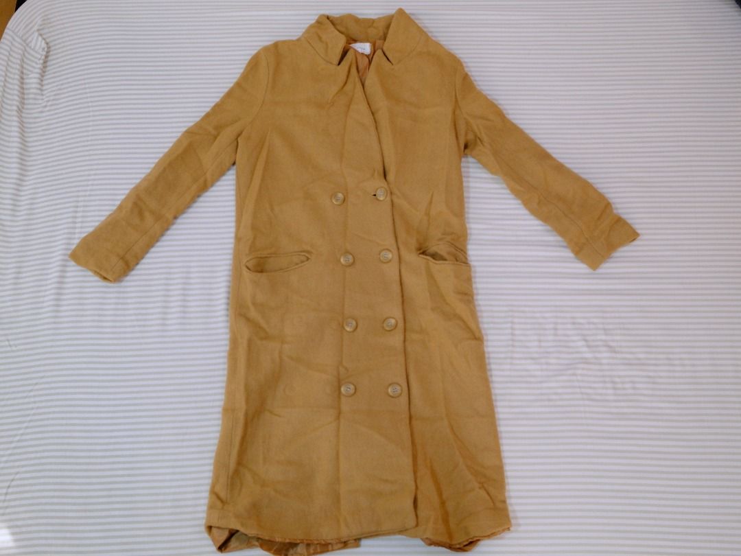 Elysia Dress Mustard Long Coat Jacket (Category: Coats, Jackets and Outerwear) located in Obando. Submitted by chokbotsss (Listing ID 1471011266, Image 1). Description: Pre-Loved Clothes - Price: 300 - Brand: Elysia Dress - Color: Mustar/Brown - Size: N/A - Issue: None Notes: Perfect for Autumn or Spring travel Payment: Gcash/Bank Transfer Delivery: Lalamove/LBC Location: Maysilo, Malabon City.