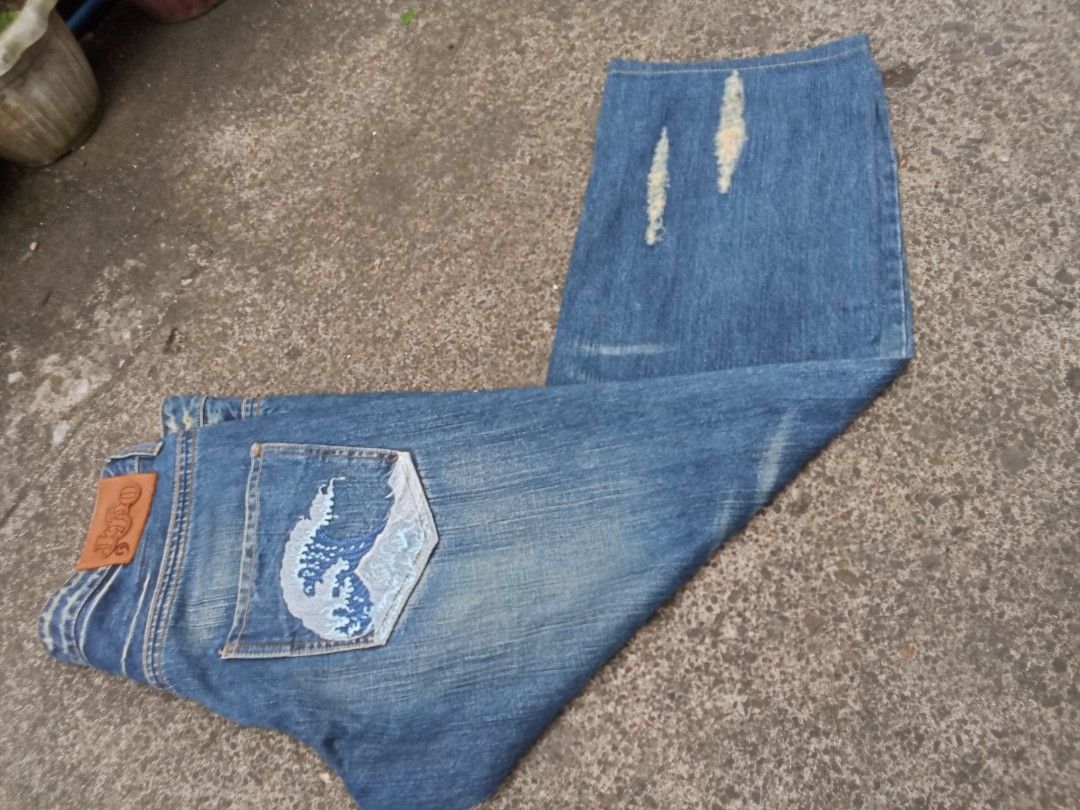 Embroidered pants (Category: Sleep and Loungewear) located in Lipa City. Submitted by -mon27thrift14 (Listing ID 1470860806, Image 3). Description: waist 33to34 length 39 thigh13 open leg 9.8.