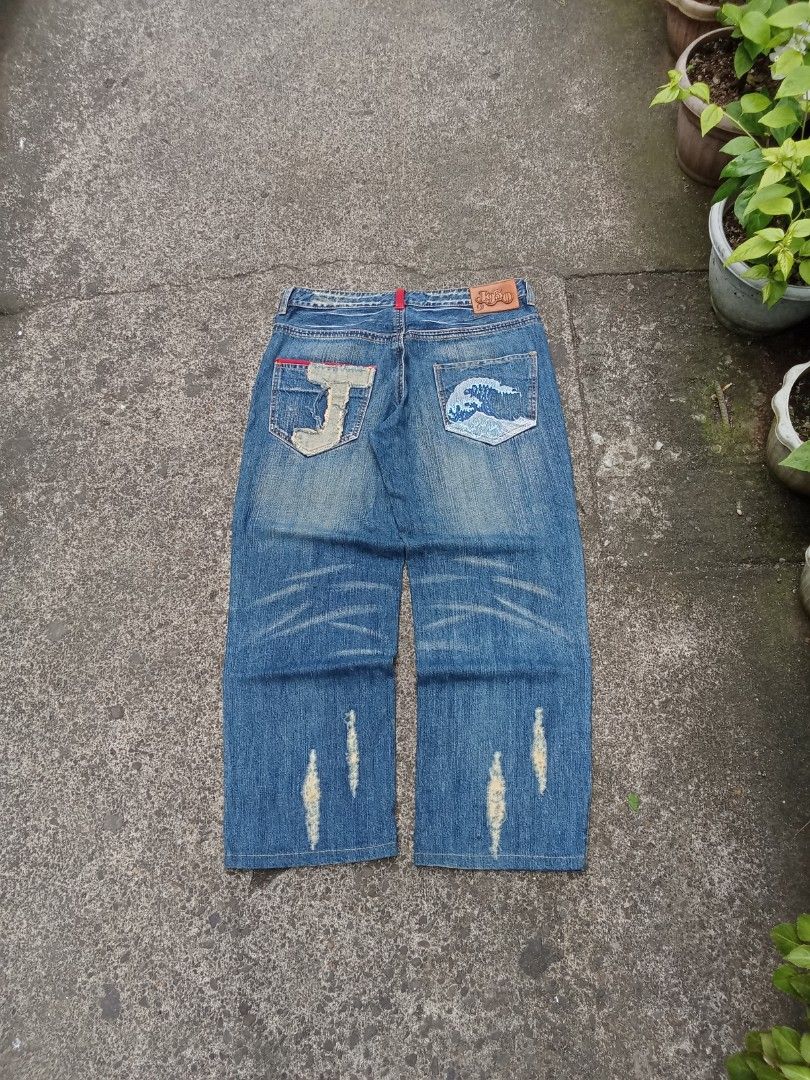 Embroidered pants (Category: Sleep and Loungewear) located in Lipa City. Submitted by -mon27thrift14 (Listing ID 1470860806, Image 1). Description: waist 33to34 length 39 thigh13 open leg 9.8.
