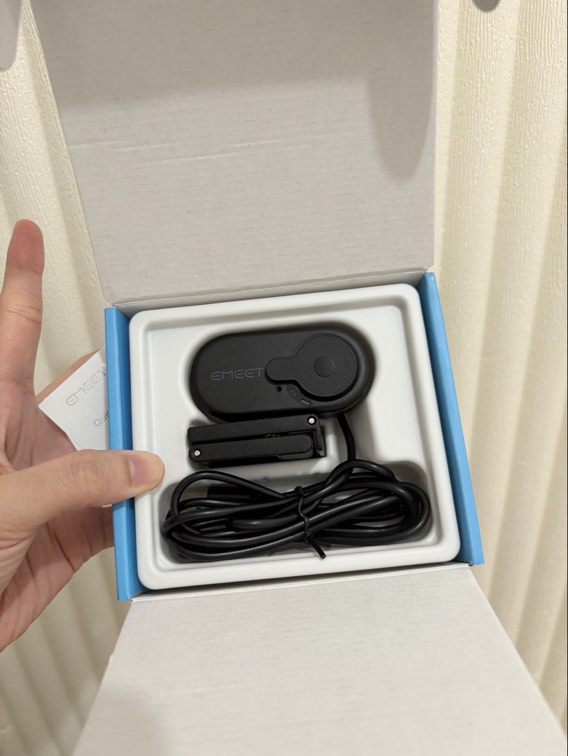 EMEET C100 4K WEBCAM (Category: Webcams) located in Antipolo. Submitted by prettymomma_ (Listing ID 1471040955, Image 1). Description: EMEET C100 4K WEBCAM Perfect for online classes, meetings, or streaming. Practically brand new and in pristine condition! Quick Details: • Condition: Like New (Used only once for an online meeting/class) • Date Bought: October 16, 2026 • Original Price: ₱1,399 • Reason for Selling: No longer needed / extra camera.
