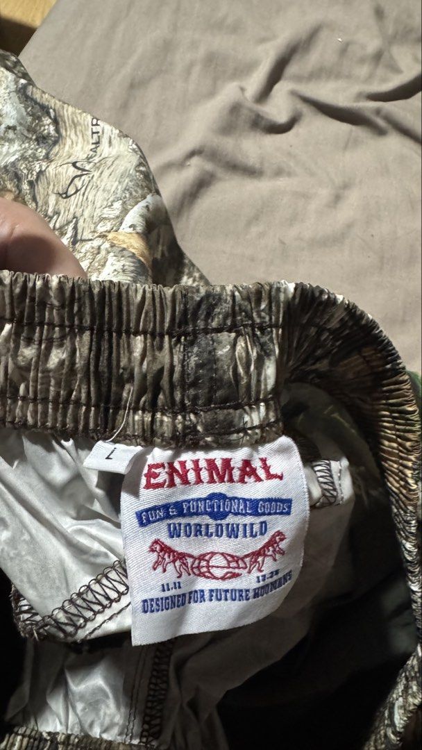 ENIMAL Realtree Camo Shorts Size L (Category: Shorts) located in Manila. Submitted by silverflower_be8728 (Listing ID 1471015375, Image 3). Description: - ENIMAL camo in Realtree Edge - Size: Large - Waist: Elastic with adjustable drawstring - Great for outdoor activities (Hiking, swimming, etc.) - Very light fabric like windbreakers Nalabhan lang but never been used due to wrong size. Original Price - ₱999 Selling Price - ₱700.