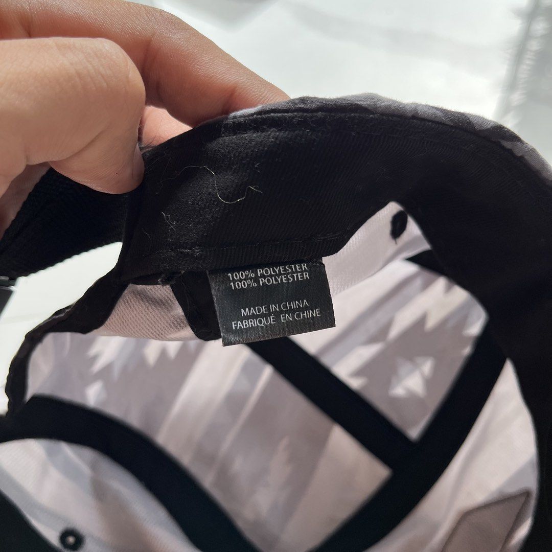 ESC (Category: Caps & Hats) located in Lucena. Submitted by RAGGGGSSSS (Listing ID 1471058257, Image 3). Description: ESC Aztec 5 Pannel Hat Excellent Condition No issue.