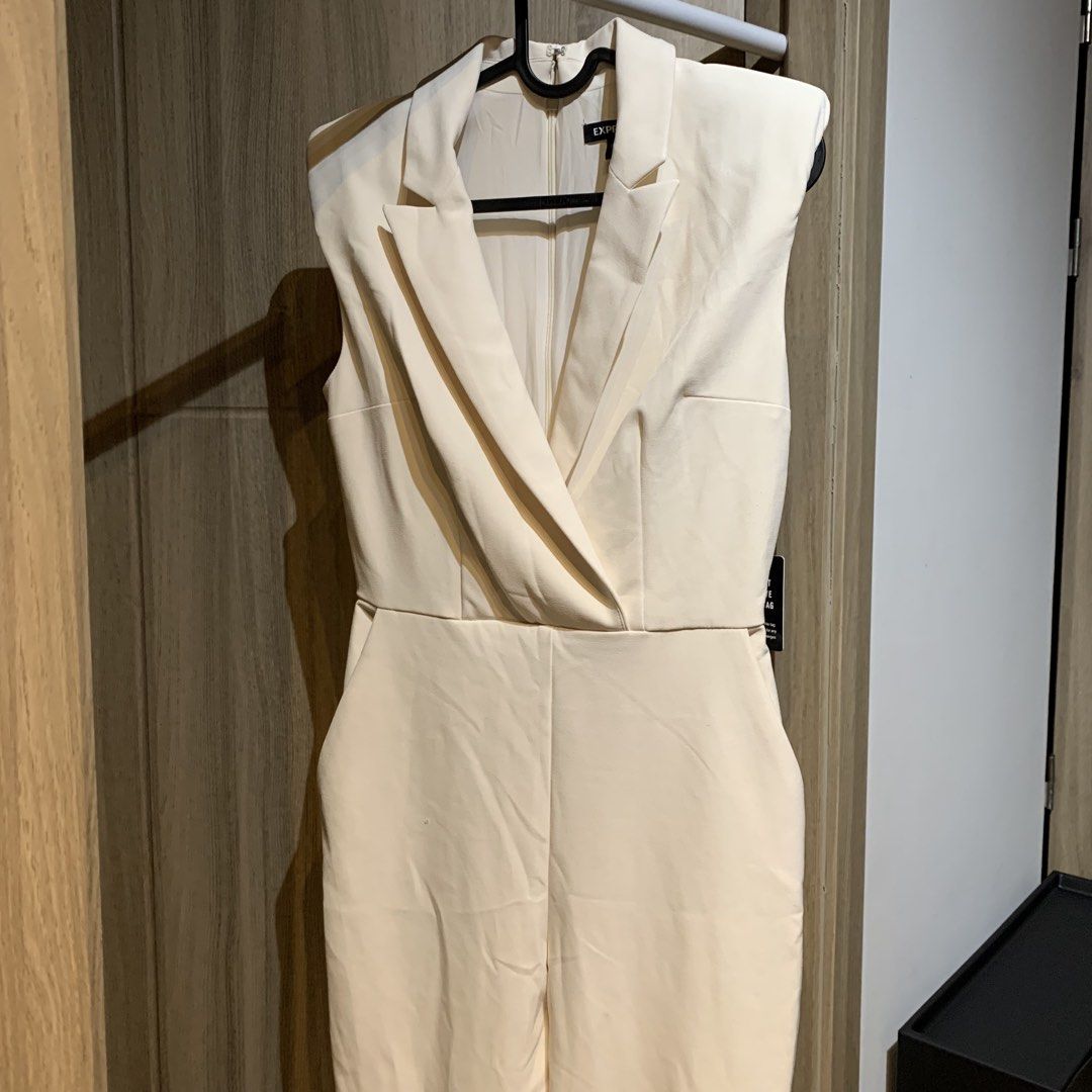 Express Sleeveless Blazer Romper / Jumpsuit (Category: Luxury Apparel) located in Pasay City. Submitted by xoxoblair (Listing ID 1471021294, Image 1). Description: Color: Cream/Ivory/Off White Condition: New with tags (NWT) - pristine condition, never worn! • Structured sleeveless blazer bodice •S.