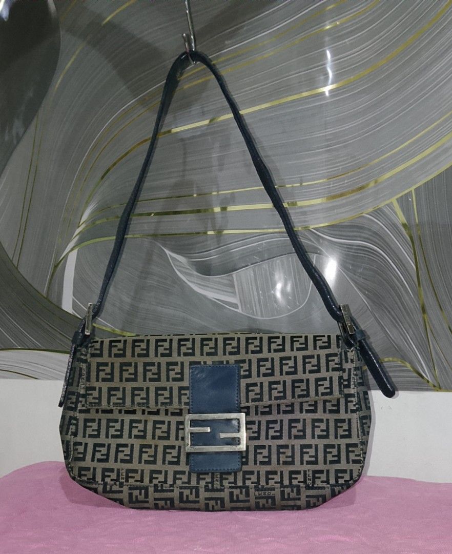 FENDI SHOULDER BAG (Category: Shoulder Bags) located in Bago City. Submitted by champsthrift. (Listing ID 1470996151, Image 1). Description: good condition pls check photos for details.