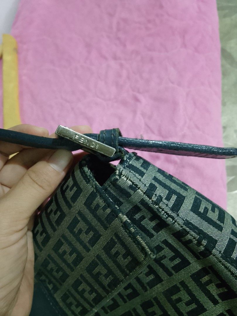 FENDI SHOULDER BAG (Category: Shoulder Bags) located in Bago City. Submitted by champsthrift. (Listing ID 1470996151, Image 3). Description: good condition pls check photos for details.