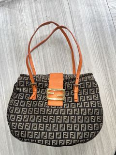 (Category: ) located in . Submitted by lux_for_sale (Listing ID 1471064407, Image 1). Description: .