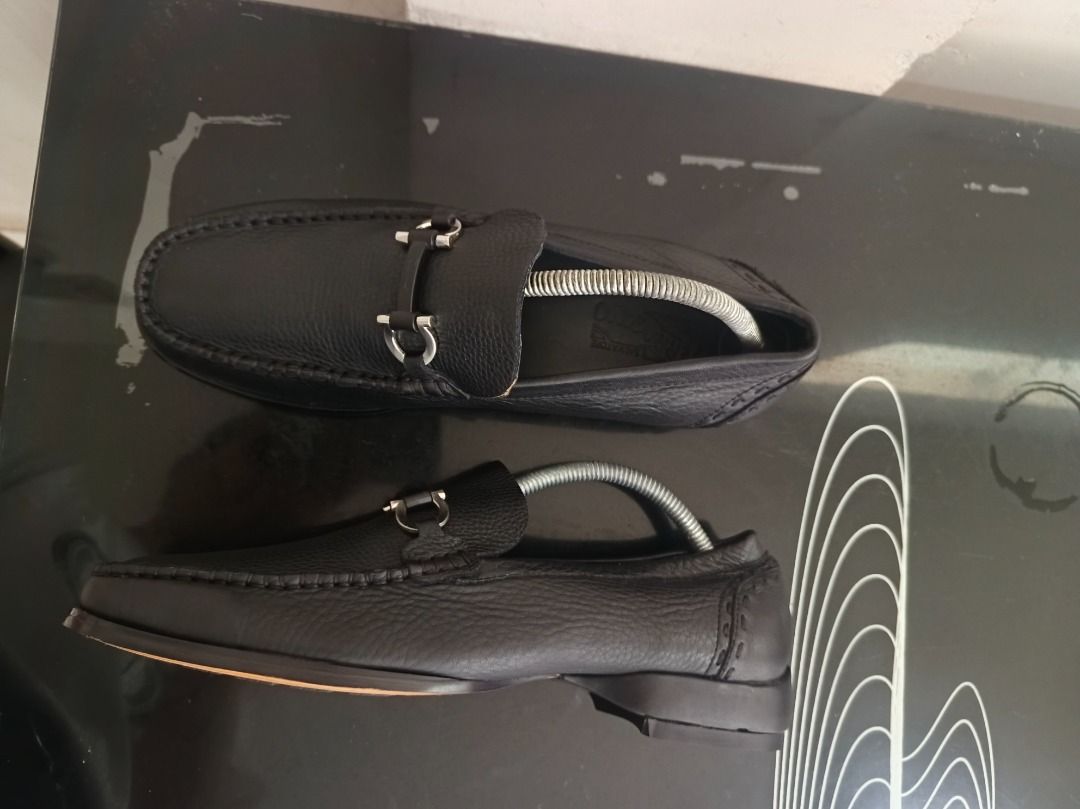 Ferragamo size 9US/42EU (Category: Dress Shoes) located in Bayawan. Submitted by joan_lopez14 (Listing ID 1470964392, Image 2). Description: Ferragamo size 9US.