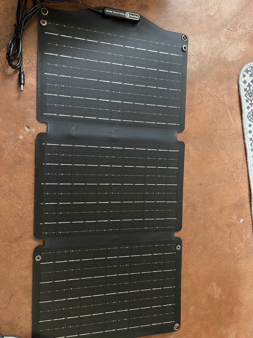 Flashfish 30W Foldable Solar Panel (Category: Electrical, Adaptors & Sockets) located in Cainta. Submitted by luckywolf_06570a (Listing ID 1470932254, Image 3). Description: ❗❗30W Foldable Solar Panel ❗❗ Original Flashfish Foldable Solar Panel for Sale. Bagong bago, binuksan lang to check kaso hindi compatible sa power station kaya ibebenta na lang. RFS. Wrong item bought. Location: Cupang Antipolo, near Lrt2 Masinag and Lilac Marikina .