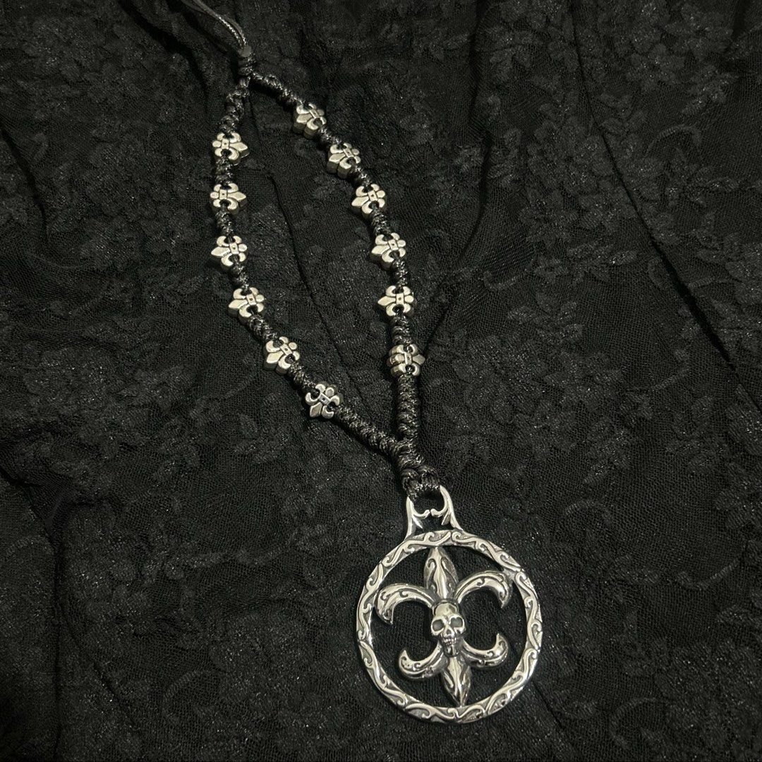 fleur-de-lis skull necklace (Category: Necklaces) located in Manila. Submitted by sophialeigh (Listing ID 1471053293, Image 1). Description: - handmade - adjustable - stainless - pendant has some weight to it.